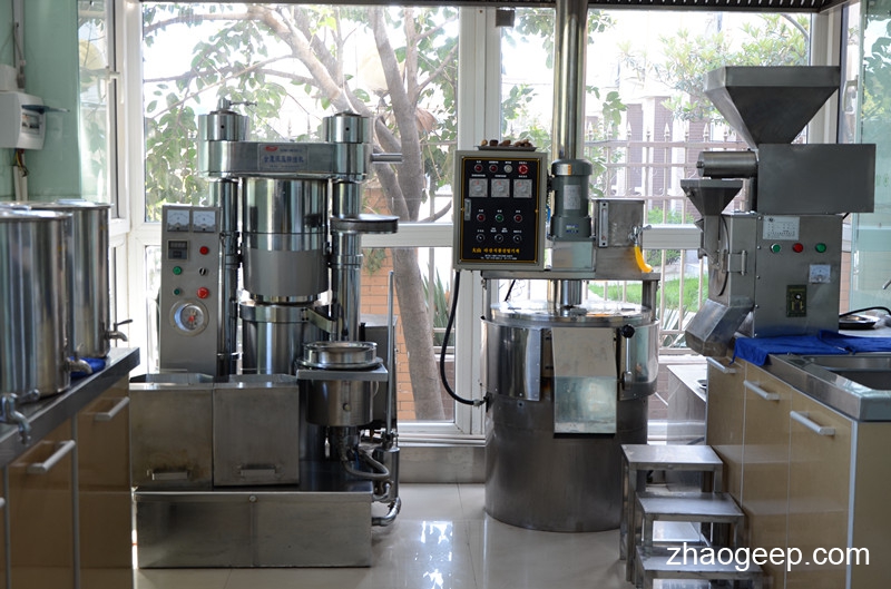 兆格環(huán)保知識分享:解密液壓榨油機古法小榨花生油的工藝